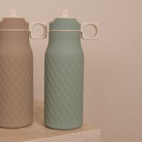 Little Pea_nuuroo_Isa_παγουρι_Isa_silicone_drinking_bottle_400_ml-Drinking_bottle-NU458-Desert_sage-3